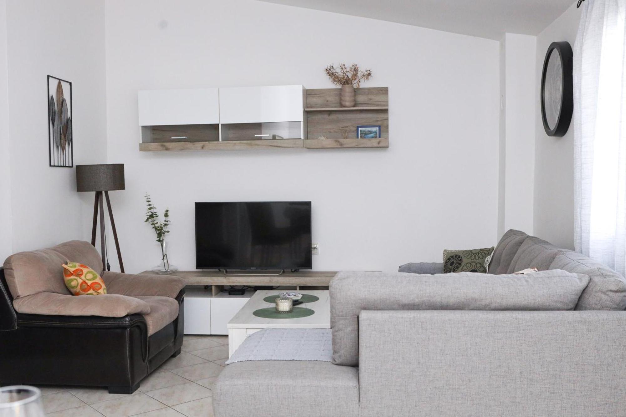 3-Bedroom Apartment With Panoramic Bay Views Kotor Extérieur photo